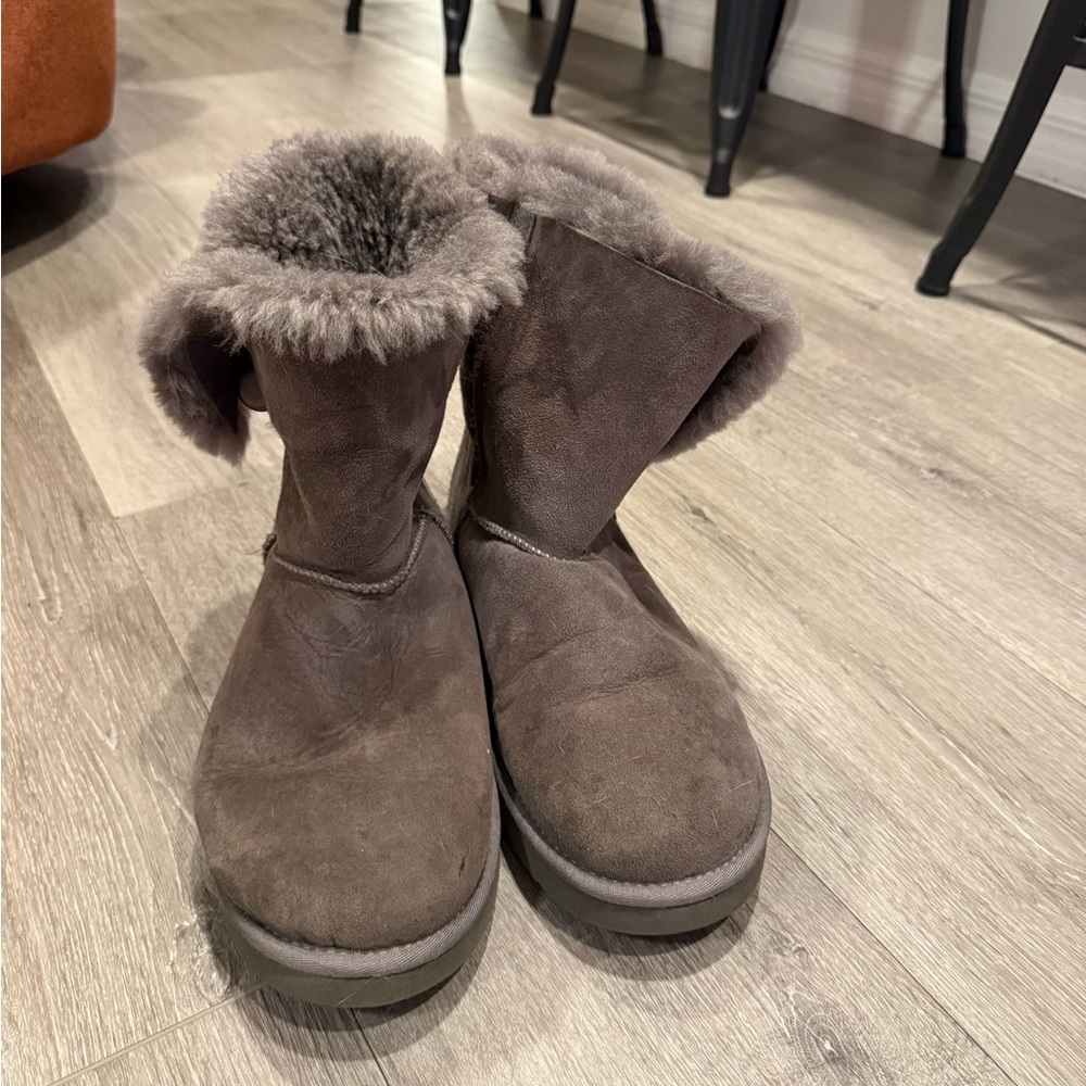 Cozy Grey Suede Women's Boots
